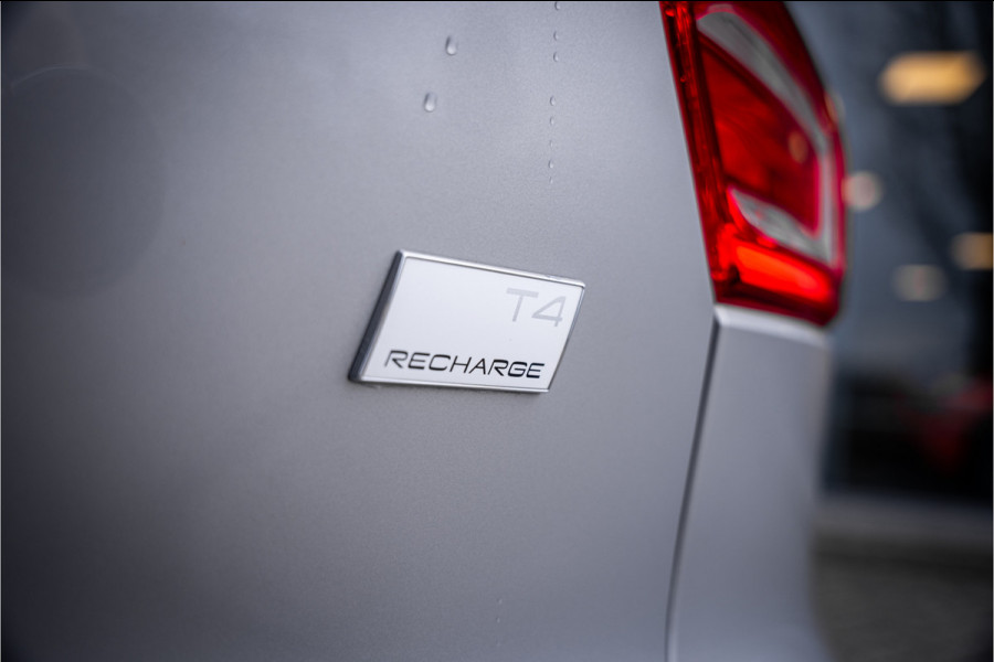 Volvo XC40 T4 Recharge Ultimate Dark ** Panodak ** Harman/Kardon ** Memory