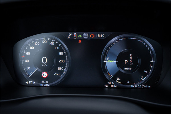 Volvo XC40 T4 Recharge Ultimate Dark ** Panodak ** Harman/Kardon ** Memory