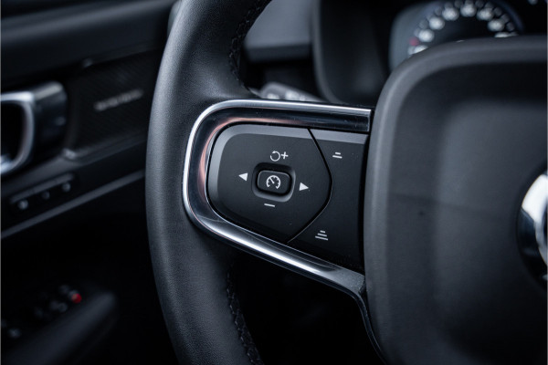 Volvo XC40 T4 Recharge Ultimate Dark ** Panodak ** Harman/Kardon ** Memory