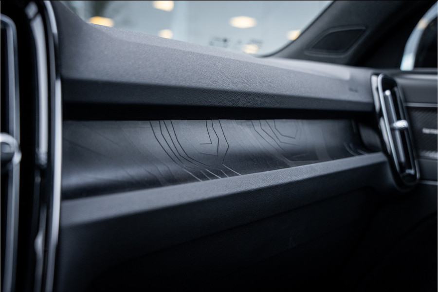 Volvo XC40 T4 Recharge Ultimate Dark ** Panodak ** Harman/Kardon ** Memory