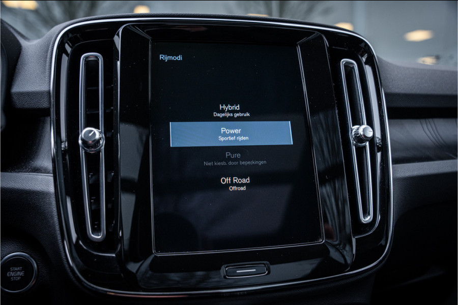 Volvo XC40 T4 Recharge Ultimate Dark ** Panodak ** Harman/Kardon ** Memory