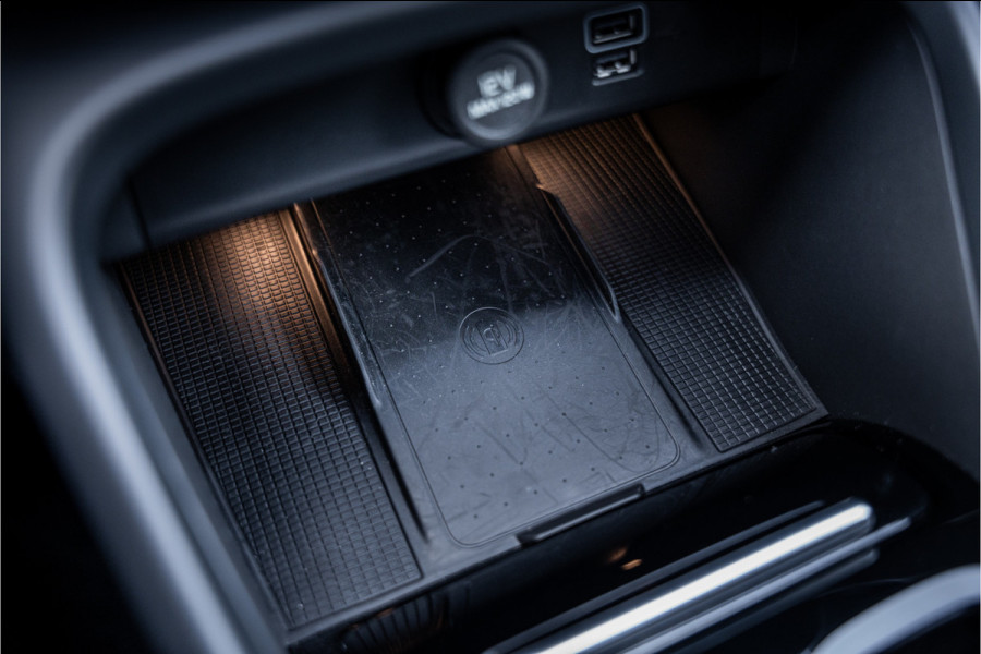 Volvo XC40 T4 Recharge Ultimate Dark ** Panodak ** Harman/Kardon ** Memory