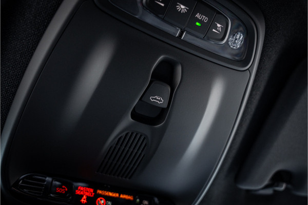 Volvo XC40 T4 Recharge Ultimate Dark ** Panodak ** Harman/Kardon ** Memory