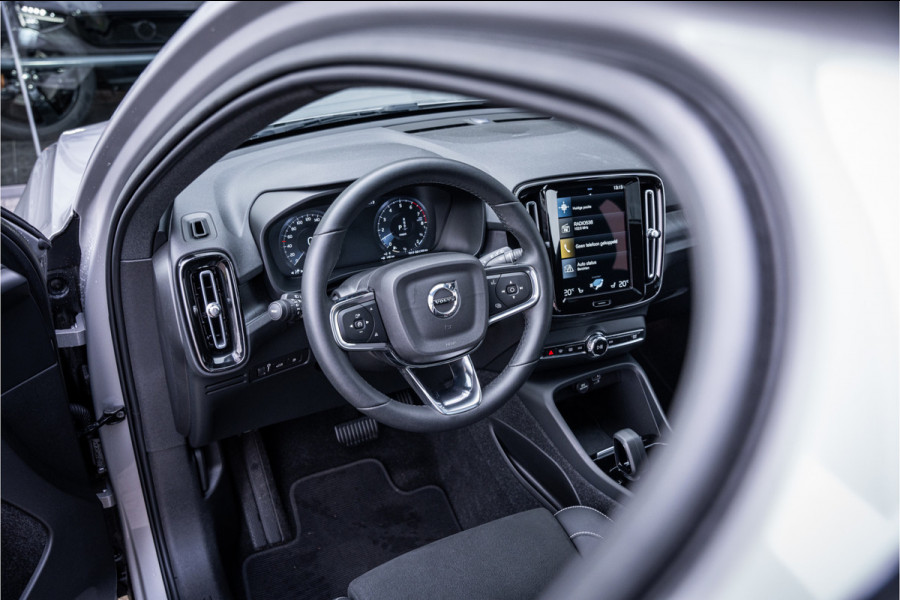 Volvo XC40 T4 Recharge Ultimate Dark ** Panodak ** Harman/Kardon ** Memory