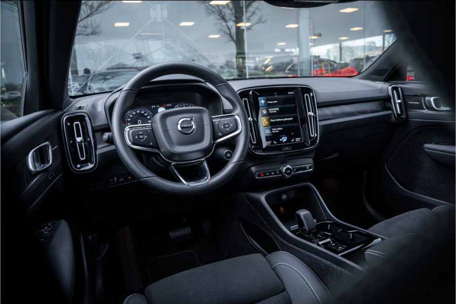 Volvo XC40 T4 Recharge Ultimate Dark ** Panodak ** Harman/Kardon ** Memory