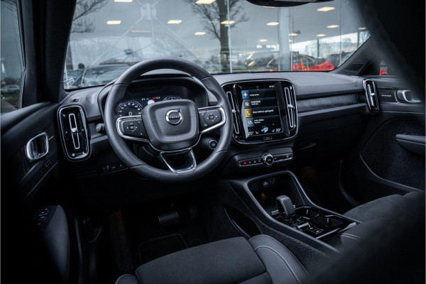 Volvo XC40 T4 Recharge Ultimate Dark ** Panodak ** Harman/Kardon ** Memory