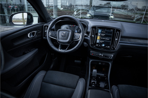 Volvo XC40 T4 Recharge Ultimate Dark ** Panodak ** Harman/Kardon ** Memory