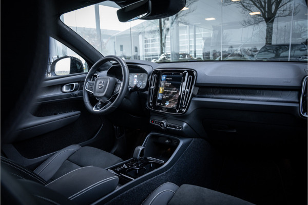 Volvo XC40 T4 Recharge Ultimate Dark ** Panodak ** Harman/Kardon ** Memory