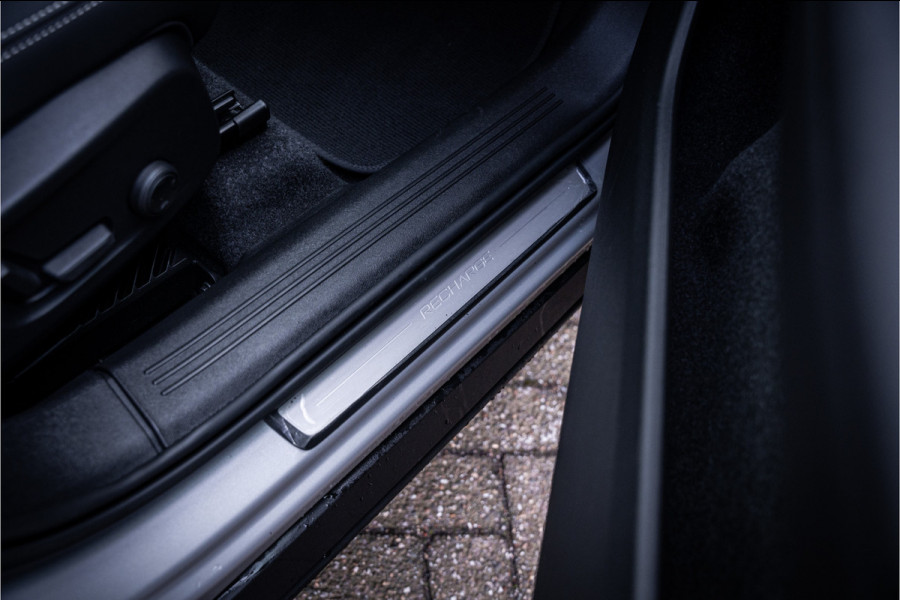 Volvo XC40 T4 Recharge Ultimate Dark ** Panodak ** Harman/Kardon ** Memory