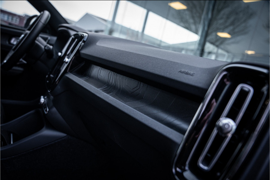 Volvo XC40 T4 Recharge Ultimate Dark ** Panodak ** Harman/Kardon ** Memory