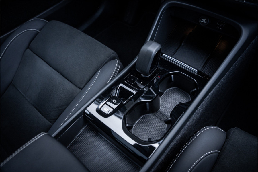 Volvo XC40 T4 Recharge Ultimate Dark ** Panodak ** Harman/Kardon ** Memory