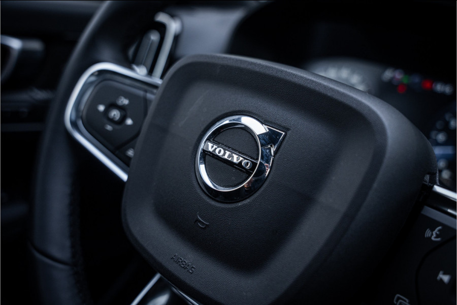 Volvo XC40 T4 Recharge Ultimate Dark ** Panodak ** Harman/Kardon ** Memory