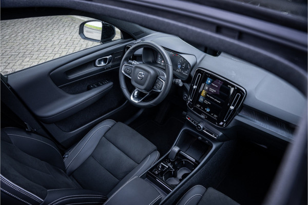 Volvo XC40 T4 Recharge Ultimate Dark ** Panodak ** Harman/Kardon ** Memory