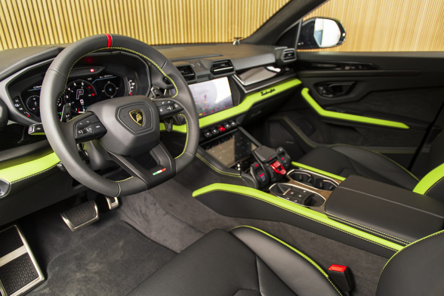 Lamborghini Urus 4.0 V8 Hybrid SE 23" I B&O I PANO I STYLE PACK I VERDE SCANDAL