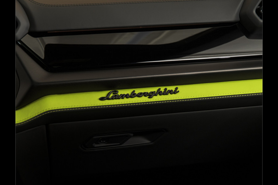 Lamborghini Urus 4.0 V8 Hybrid SE 23" I B&O I PANO I STYLE PACK I VERDE SCANDAL
