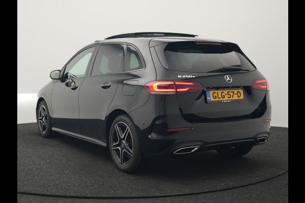 Mercedes-Benz B-Klasse 250 e AMG Limited 218pk PHEV | Panodak | Camera | Night Pakket | Alcantara Sportstoelen Verwarmd | Apple Carplay | Widescreen Cockpit | Navigatie | Lane Assist | Virtual | DAB |