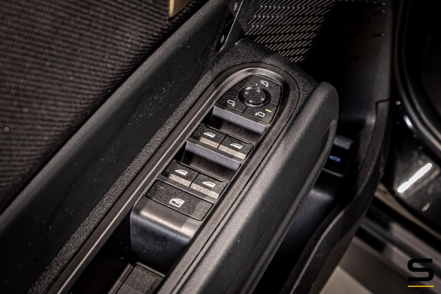 MINI Countryman 1.5 C Favoured M Plus|Pano|HUD|Cam|Leder