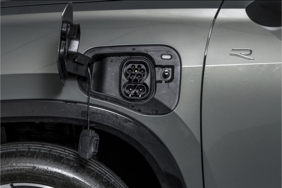 Volkswagen Tayron 1.5 eHybrid 272 PK R-Line Edition | Black Style Pakket | S/K-Panodak | Dig. Cockpit | Adapt. Cruise | Stoel-+Stuurverw. | Camera | App. Connect | ECC | Elek. Klep | LM 20" |