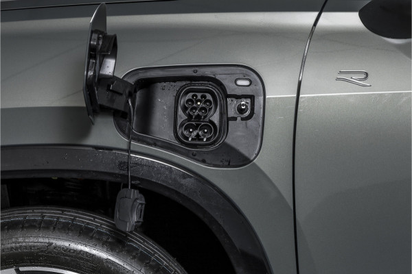 Volkswagen Tayron 1.5 eHybrid 272 PK R-Line Edition | Black Style Pakket | S/K-Panodak | Dig. Cockpit | Adapt. Cruise | Stoel-+Stuurverw. | Camera | App. Connect | ECC | Elek. Klep | LM 20" |