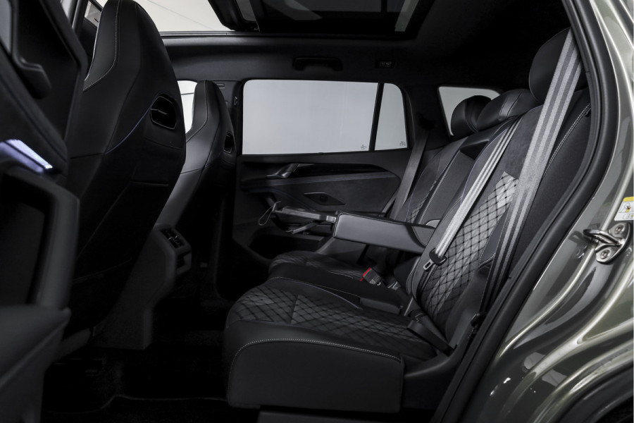 Volkswagen Tayron 1.5 eHybrid 272 PK R-Line Edition | Black Style Pakket | S/K-Panodak | Dig. Cockpit | Adapt. Cruise | Stoel-+Stuurverw. | Camera | App. Connect | ECC | Elek. Klep | LM 20" |