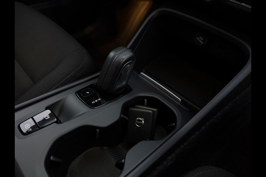 Volvo XC40 2.0 T4 190PK INSCRIPTION AUTOMAAT 20-INCH NAVI LUXE NAP CARPLAY