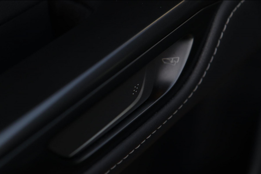 Lexus NX 350h / KEYLESS / ACC / CAMERA / CARPLAY / ALCANTARA