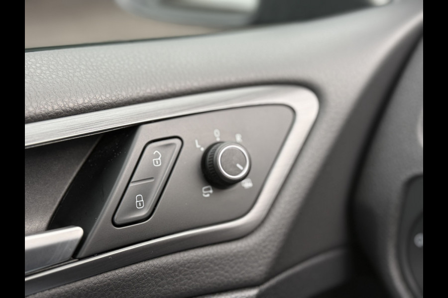 Volkswagen Golf Variant 1.5 TSI Highline | Virtual | Trekhaak | Full Led | Camera