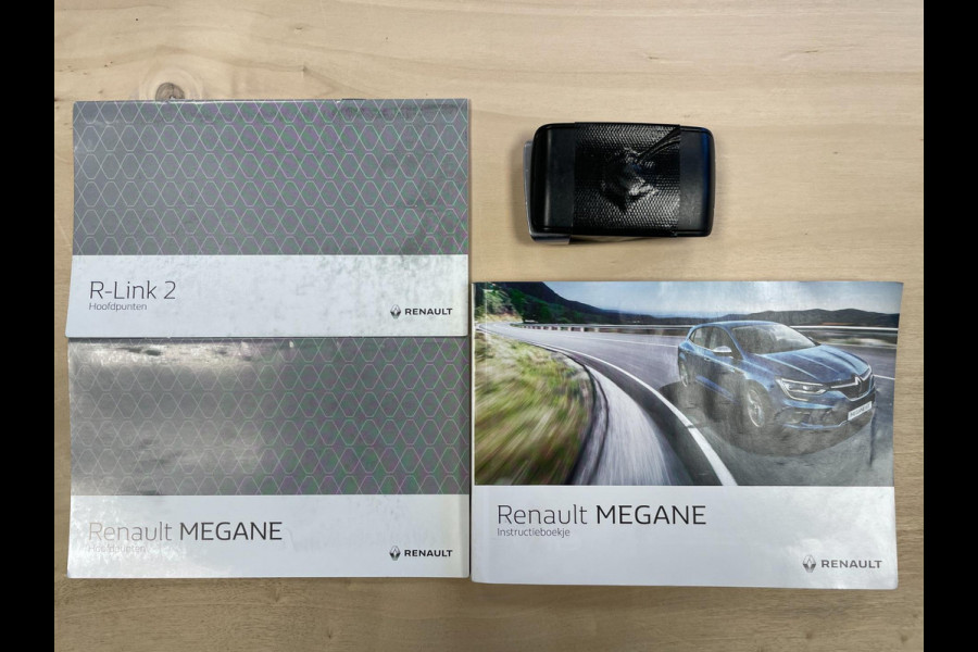 Renault Mégane 1.3 TCe GT-Line|140PK|BLACK EDITION|LEDER/ALCANTARA|NAVIGATIE|APPLE CARPLAY|CAMERA|BLUETOOTH|CRUISE+CLIMATE CONTROL