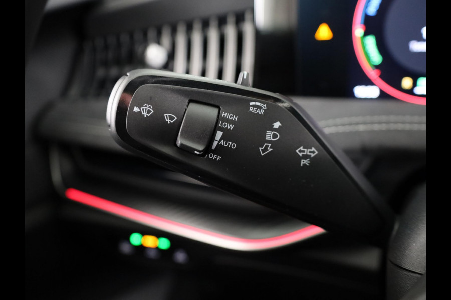 Škoda Superb Combi Sportline Business PHEV 1.5 TSI 204 pk 6 versn. DSG | Panoramadak | Trekhaak wegklapbaar