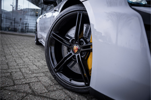 Porsche Taycan GTS 93 kWh ** PCCB ** PDLS+ ** HUD ** Panodak ** Sport Design Carbon ** 4WS NP 190K ** Rijbereik tot 504km (WLTP)