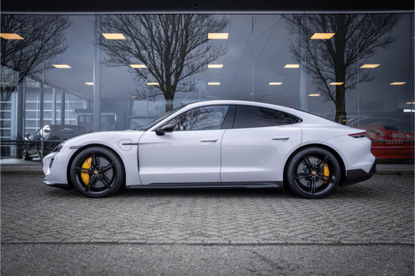 Porsche Taycan GTS 93 kWh ** PCCB ** PDLS+ ** HUD ** Panodak ** Sport Design Carbon ** 4WS NP 190K ** Rijbereik tot 504km (WLTP)