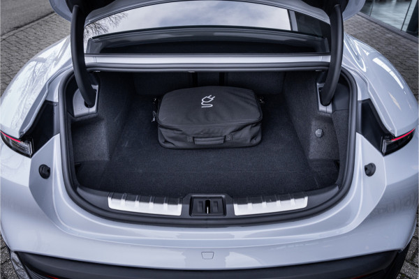 Porsche Taycan GTS 93 kWh ** PCCB ** PDLS+ ** HUD ** Panodak ** Sport Design Carbon ** 4WS NP 190K ** Rijbereik tot 504km (WLTP)