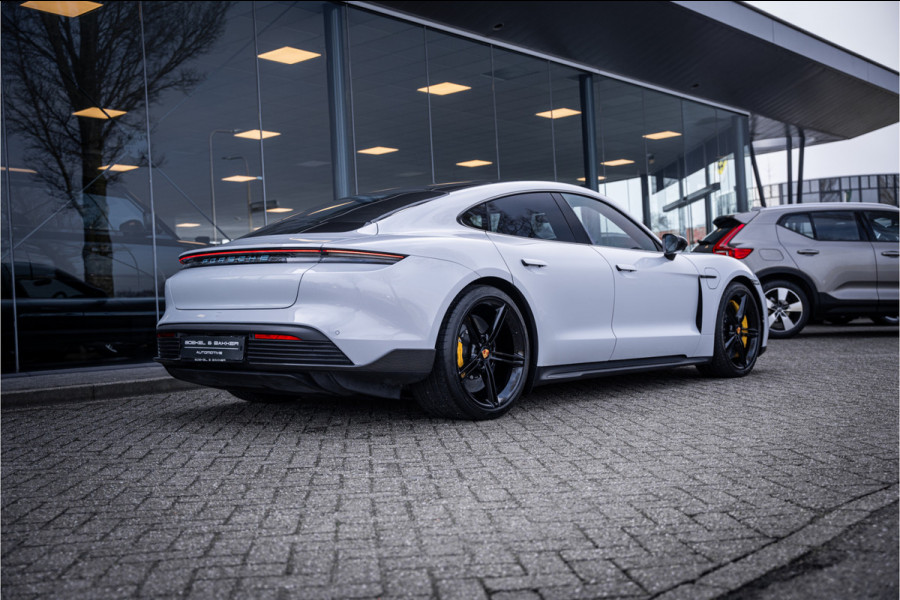 Porsche Taycan GTS 93 kWh ** PCCB ** PDLS+ ** HUD ** Panodak ** Sport Design Carbon ** 4WS NP 190K ** Rijbereik tot 504km (WLTP)