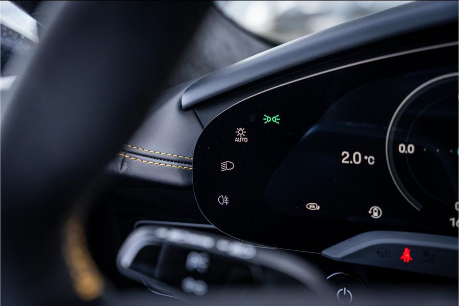 Porsche Taycan GTS 93 kWh ** PCCB ** PDLS+ ** HUD ** Panodak ** Sport Design Carbon ** 4WS NP 190K ** Rijbereik tot 504km (WLTP)