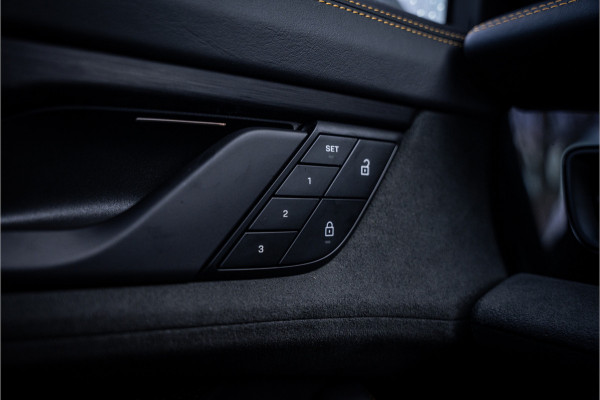 Porsche Taycan GTS 93 kWh ** PCCB ** PDLS+ ** HUD ** Panodak ** Sport Design Carbon ** 4WS NP 190K ** Rijbereik tot 504km (WLTP)