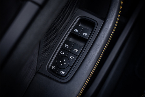 Porsche Taycan GTS 93 kWh ** PCCB ** PDLS+ ** HUD ** Panodak ** Sport Design Carbon ** 4WS NP 190K ** Rijbereik tot 504km (WLTP)