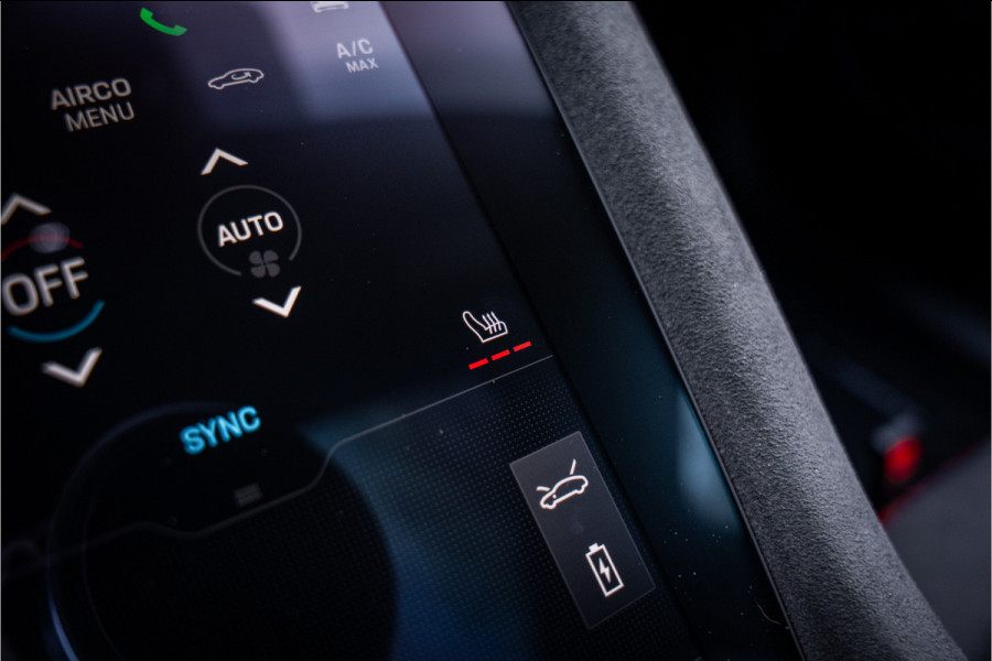 Porsche Taycan GTS 93 kWh ** PCCB ** PDLS+ ** HUD ** Panodak ** Sport Design Carbon ** 4WS NP 190K ** Rijbereik tot 504km (WLTP)