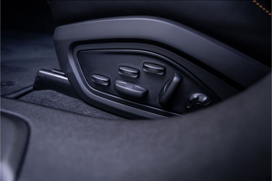 Porsche Taycan GTS 93 kWh ** PCCB ** PDLS+ ** HUD ** Panodak ** Sport Design Carbon ** 4WS NP 190K ** Rijbereik tot 504km (WLTP)