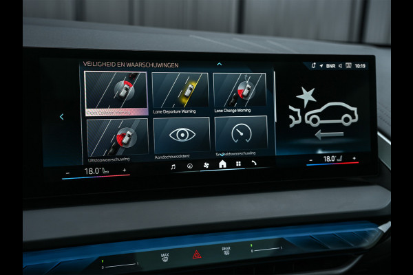 BMW X3 30e xDrive · M-Sport · Panorama dak · Sport stoelen · Driving Assistant Plus · Dab+ · Harman/Kardon · Adaptive Led · Head-Up · 3