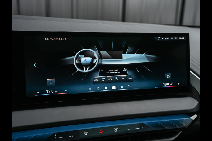 BMW X3 30e xDrive · M-Sport · Panorama dak · Sport stoelen · Driving Assistant Plus · Dab+ · Harman/Kardon · Adaptive Led · Head-Up · 3