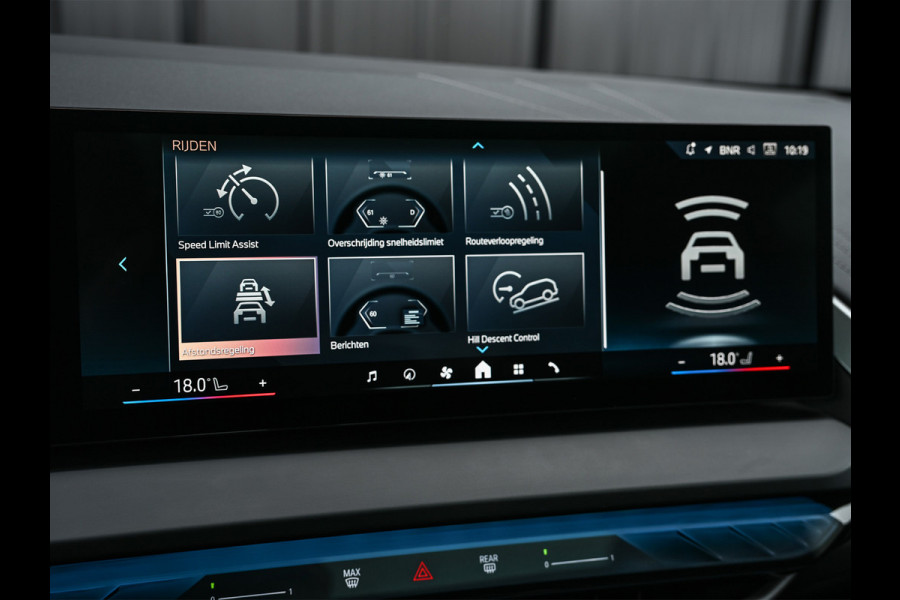 BMW X3 30e xDrive · M-Sport · Panorama dak · Sport stoelen · Driving Assistant Plus · Dab+ · Harman/Kardon · Adaptive Led · Head-Up · 3