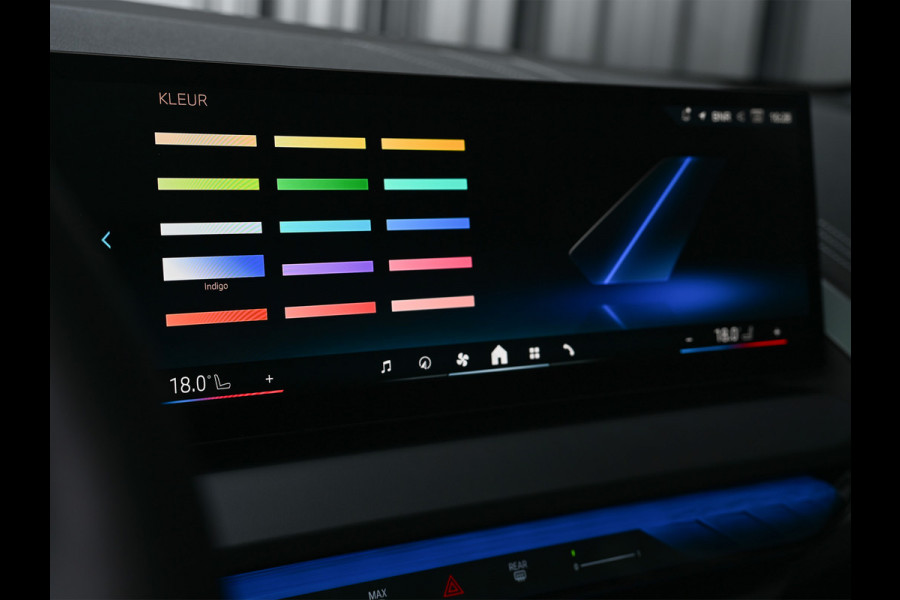 BMW X3 30e xDrive · M-Sport · Panorama dak · Sport stoelen · Driving Assistant Plus · Dab+ · Harman/Kardon · Adaptive Led · Head-Up · 3