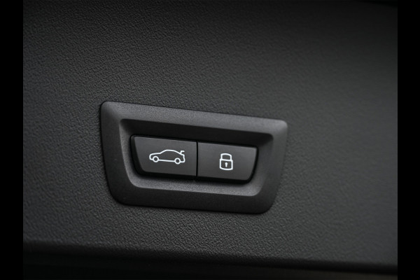 BMW X3 30e xDrive · M-Sport · Panorama dak · Sport stoelen · Driving Assistant Plus · Dab+ · Harman/Kardon · Adaptive Led · Head-Up · 3