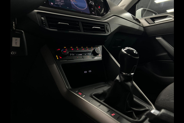 Volkswagen Polo 1.0 TSI |95PK|Navi| PDC | Carplay | Camera |