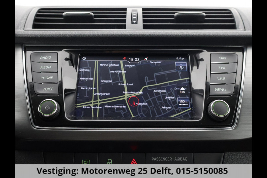 Škoda Fabia Combi TSI 95 PK BUSINESS SPORT GARANTIE 9-2030* VOLLEDIG ONDERHOUDEN. PDC V+A . FULL MAP NAVI . ELEKTRISCHE RAMEN V+A .