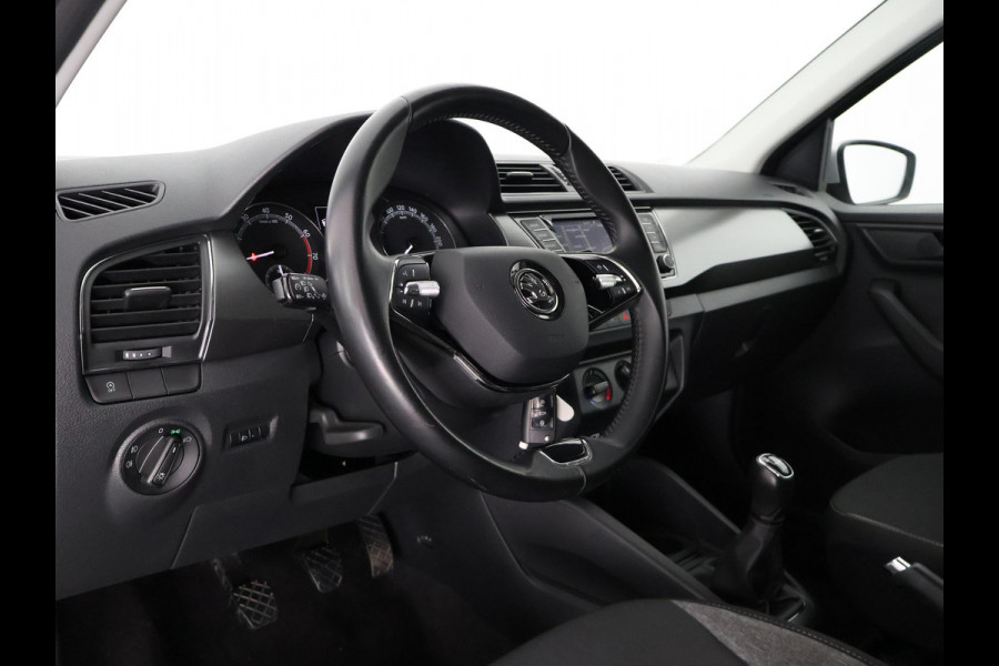 Škoda Fabia Combi TSI 95 PK BUSINESS SPORT GARANTIE 9-2030* VOLLEDIG ONDERHOUDEN. PDC V+A . FULL MAP NAVI . ELEKTRISCHE RAMEN V+A .