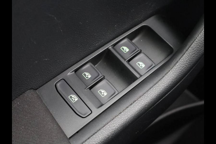 Škoda Fabia Combi TSI 95 PK BUSINESS SPORT GARANTIE 9-2030* VOLLEDIG ONDERHOUDEN. PDC V+A . FULL MAP NAVI . ELEKTRISCHE RAMEN V+A .