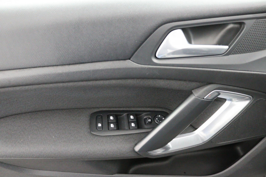 Peugeot 308 SW 1.2 PureTech Blue*ACC*CAM*NAVI*ECC*TEL*CARPLAY*