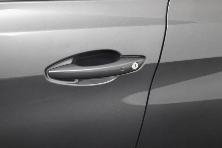 Peugeot 308 SW 1.2 PureTech Blue*ACC*CAM*NAVI*ECC*TEL*CARPLAY*