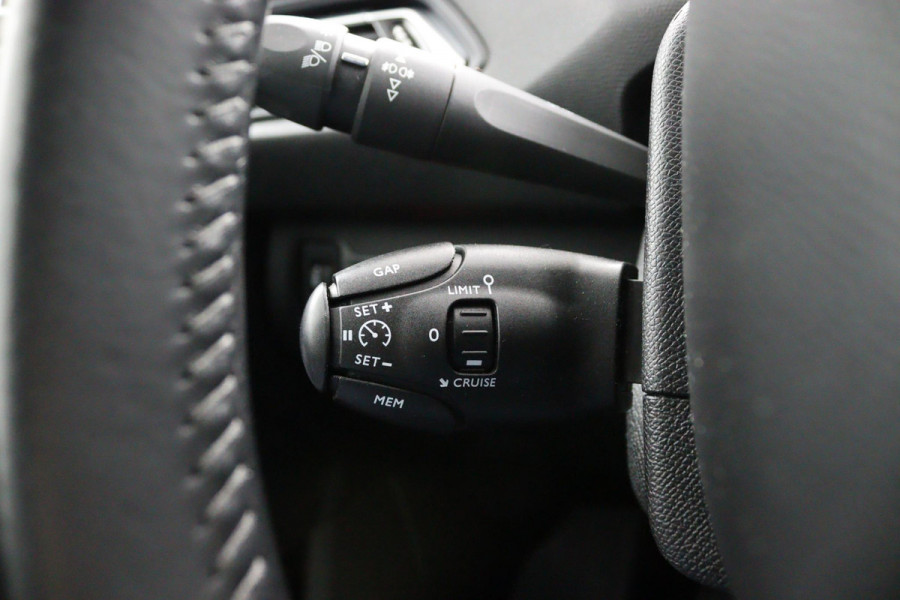 Peugeot 308 SW 1.2 PureTech Blue*ACC*CAM*NAVI*ECC*TEL*CARPLAY*